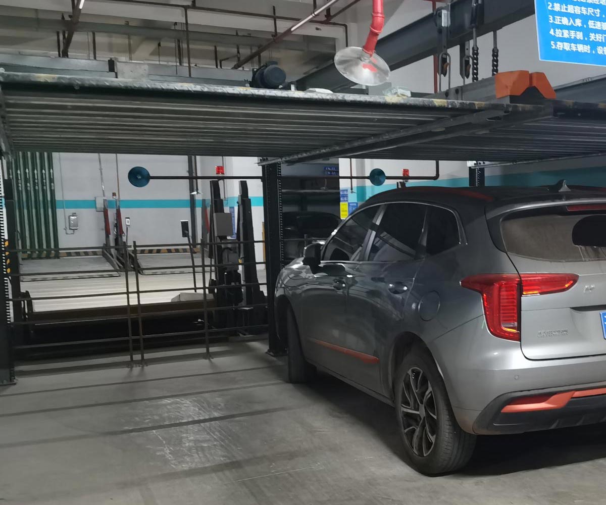 魯甸四柱電動升降機立體停車